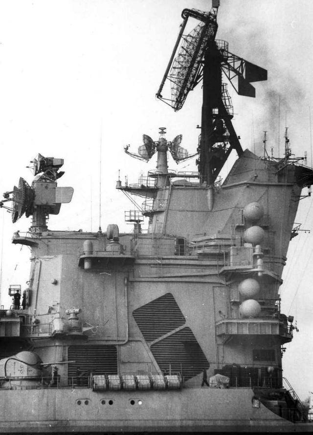 蘇聯(lián)65型巡洋艦，歷史與特點(diǎn)解析，蘇聯(lián)65型巡洋艦，歷史背景與特點(diǎn)深度解析