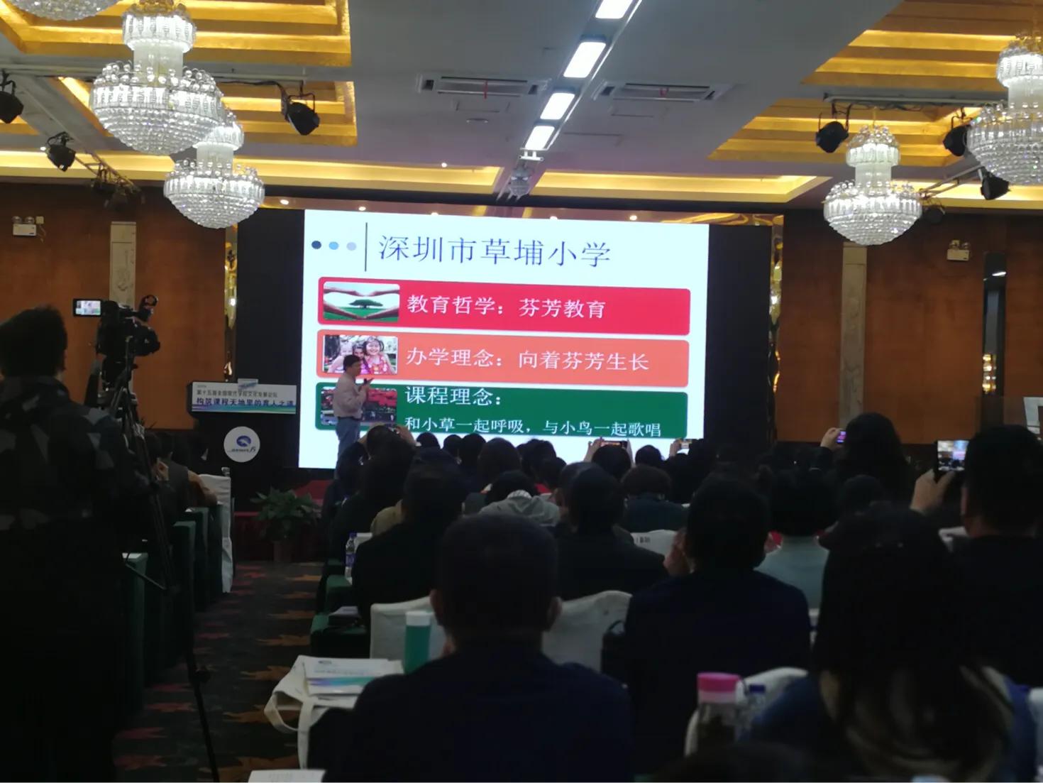 芳草地免費(fèi)資料論壇——探索、分享與成長(zhǎng)的聚集地，芳草地免費(fèi)資料論壇，探索、分享與成長(zhǎng)的樂(lè)園