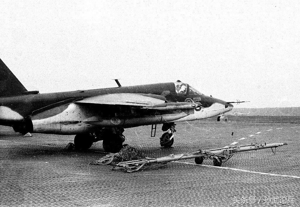 蘇-25攻擊機(jī)的卓越性能與獨(dú)特特點(diǎn)，蘇-25攻擊機(jī)的卓越性能與獨(dú)特特性解析
