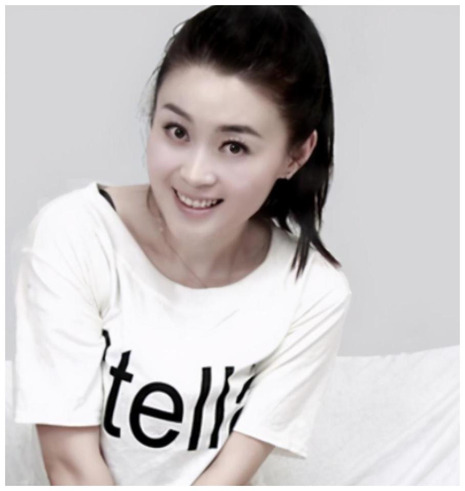 鄉(xiāng)村愛(ài)情白靜個(gè)人資料簡(jiǎn)介，一位璀璨明星的閃耀人生，鄉(xiāng)村愛(ài)情明星白靜的個(gè)人資料簡(jiǎn)介，璀璨人生的閃耀之星