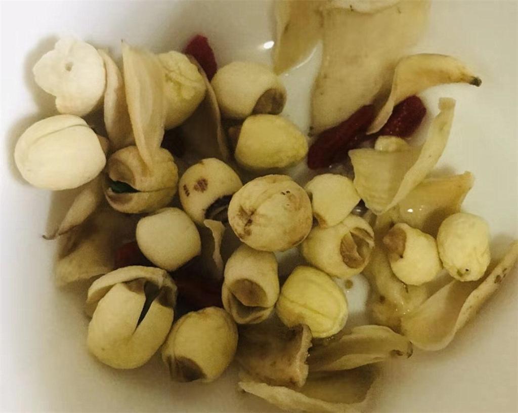 銀耳蓮子羹的制作方法與美味秘訣，銀耳蓮子羹的制作方法與美味秘訣分享！