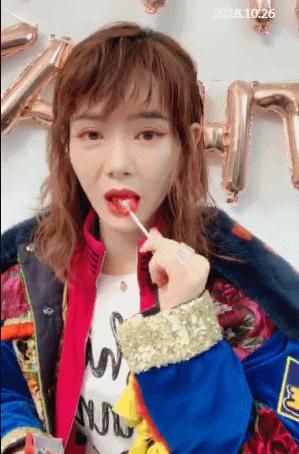 割雙眼皮手術(shù)的風險與后果，一個深刻的反思，雙眼皮手術(shù)的風險與后果深度剖析