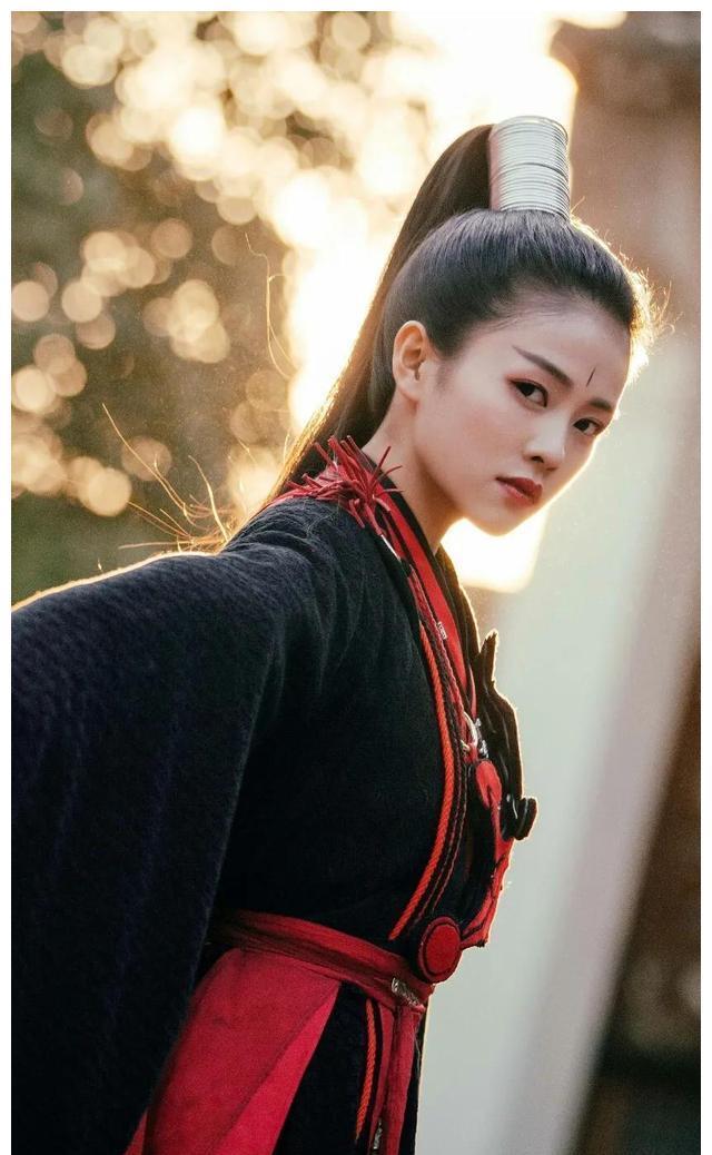 任嘉倫與白鹿，深度解讀兩位明星的碰撞，引發(fā)粉絲熱議的背后原因，任嘉倫與白鹿，明星碰撞背后的熱議焦點(diǎn)解讀，粉絲熱議原因揭秘