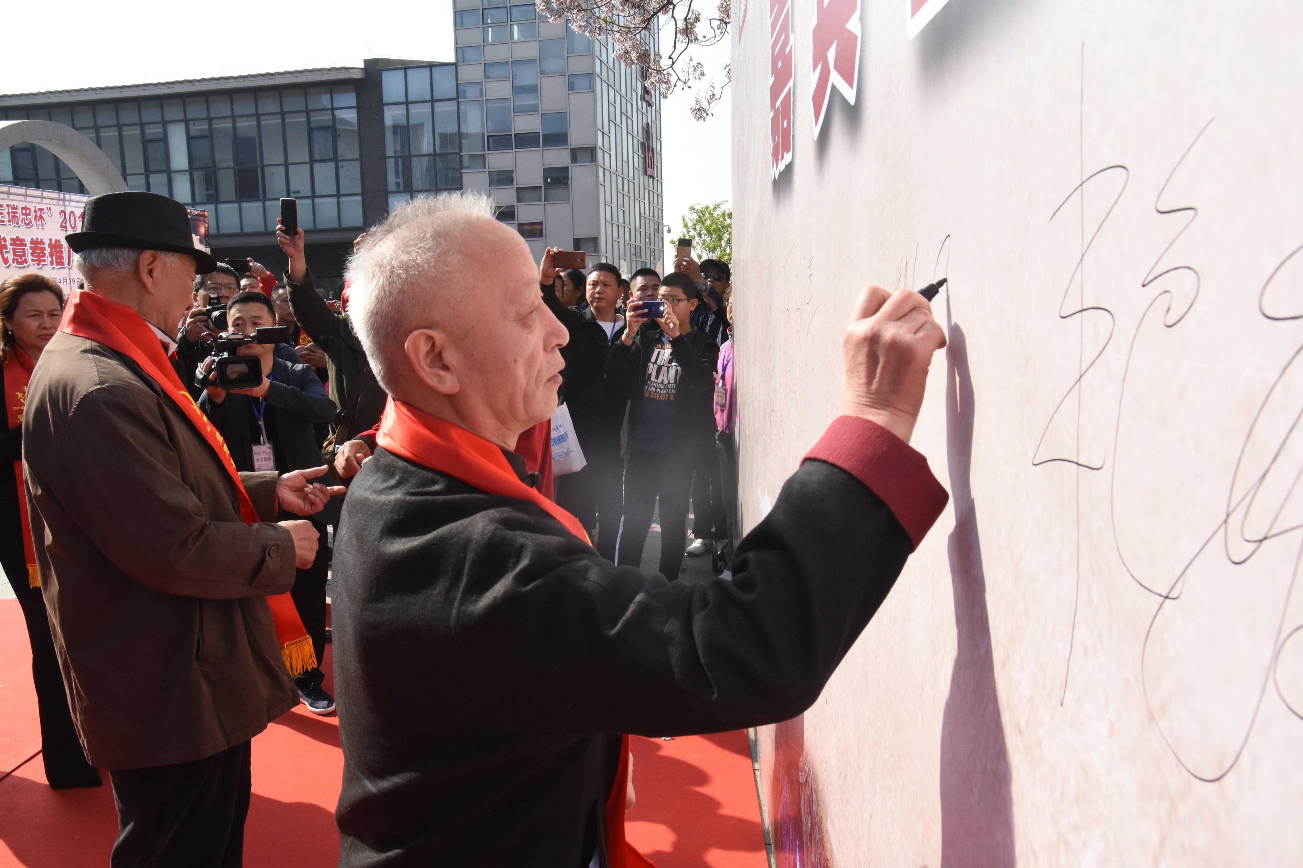 一碼一肖王中王論壇，探索與解析，一碼一肖王中王論壇，深度探索與解析